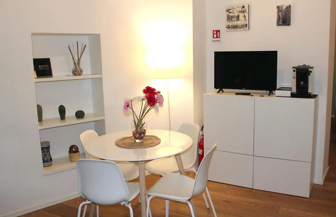 Fiftythree House - In The Heart Of Napoli-1