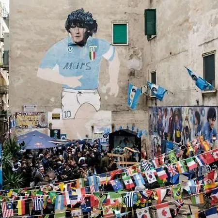 Fiftythree House - In The Heart Of Napoli-2